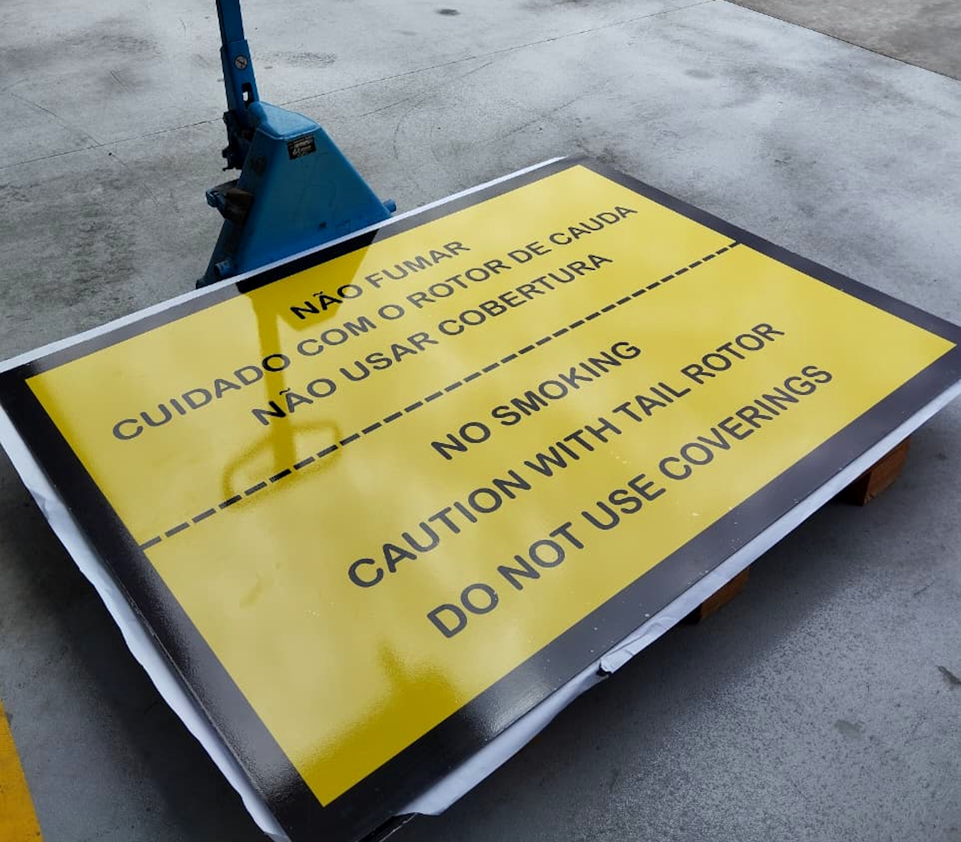 Placas em PVC e ACM